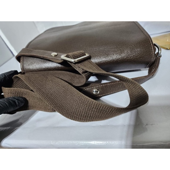 Authentic Louis Vuitton Taiga Leather Roman PM Bag Brown - Picture 8 of 15